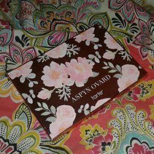 Auth Tarte Aspyn Ovard Eye Face Palette